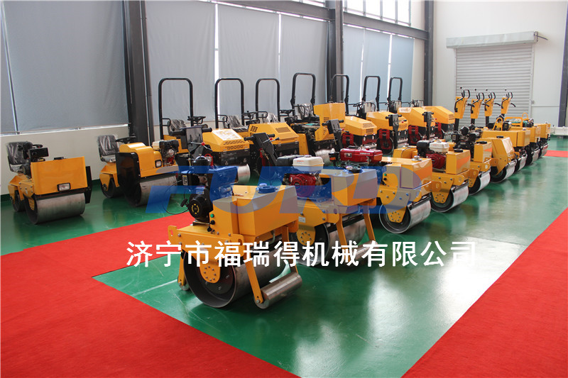 瑞得展? width=